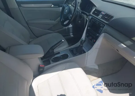 2014 Volkswagen Passat 1.8T Se z USA, uszkodzony, nr VIN 1VWBS7A31EC117674